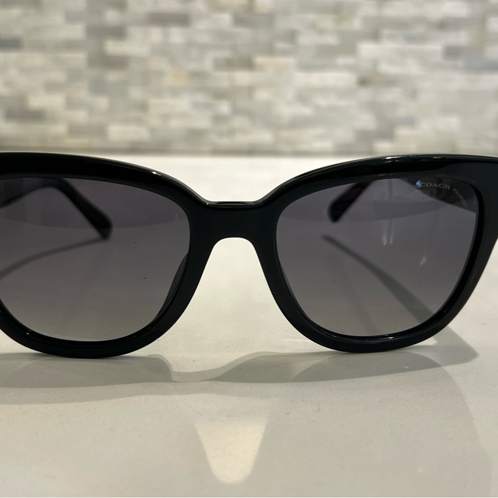 Coach HC8379U CL923 black/tortoiseshell sunglasses. New in case.